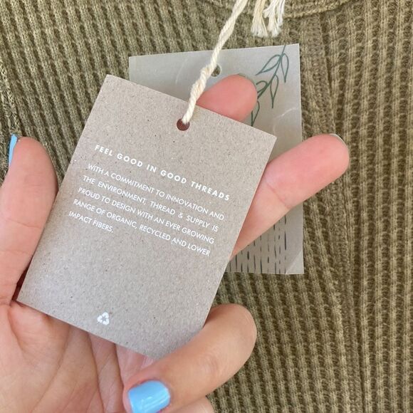 Elegant Olive Green Sleeveless Dress - Picture 8 of 11